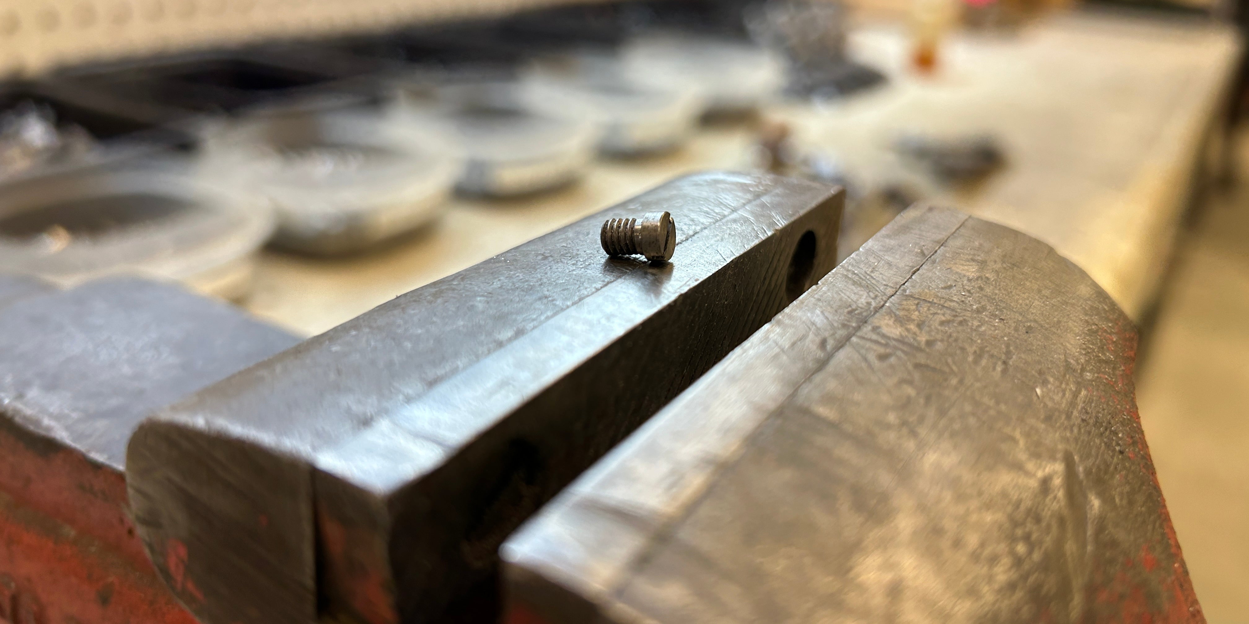 Round-Faced English Lock Screws