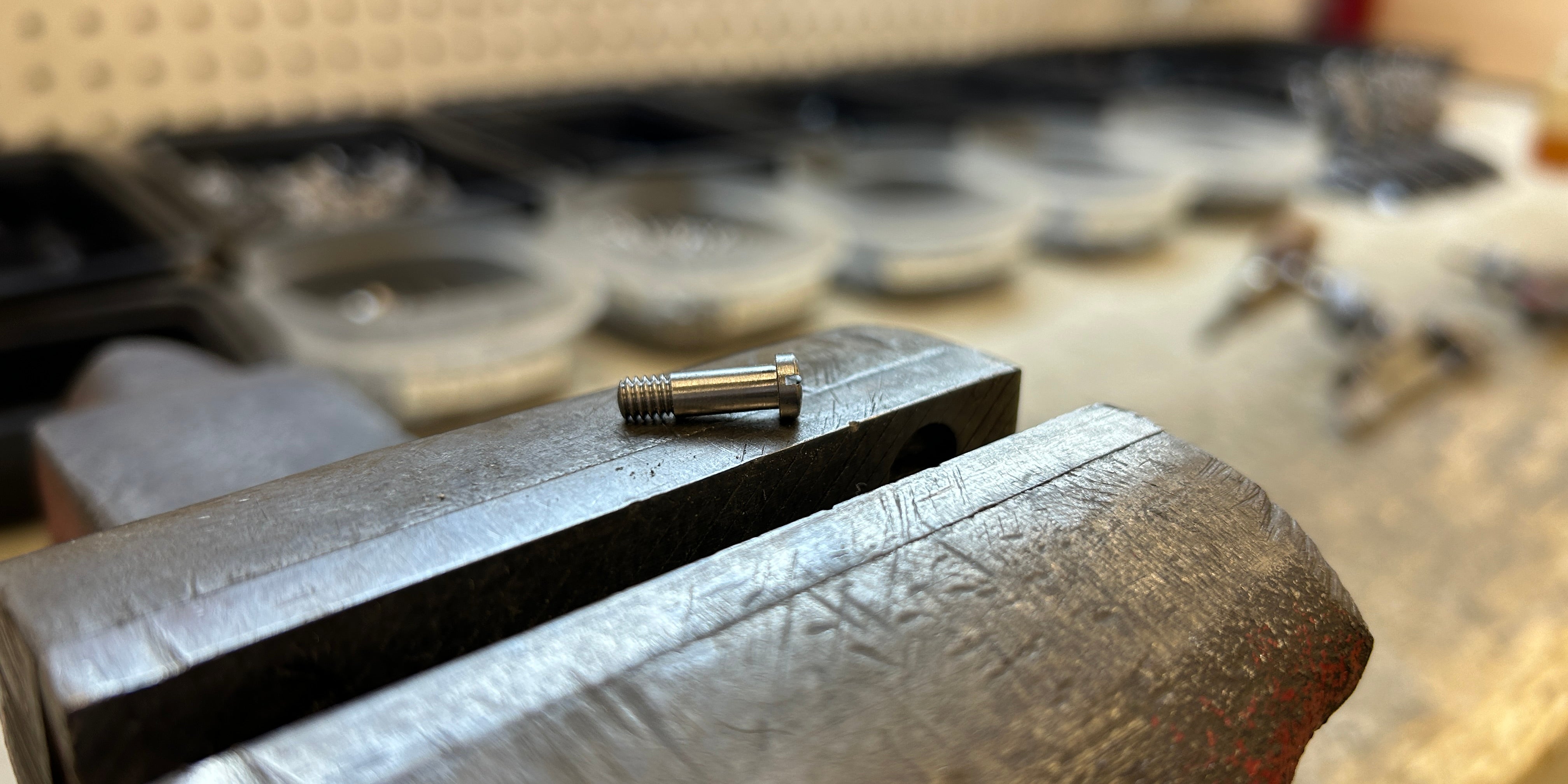 Round-Faced English Lock Screws