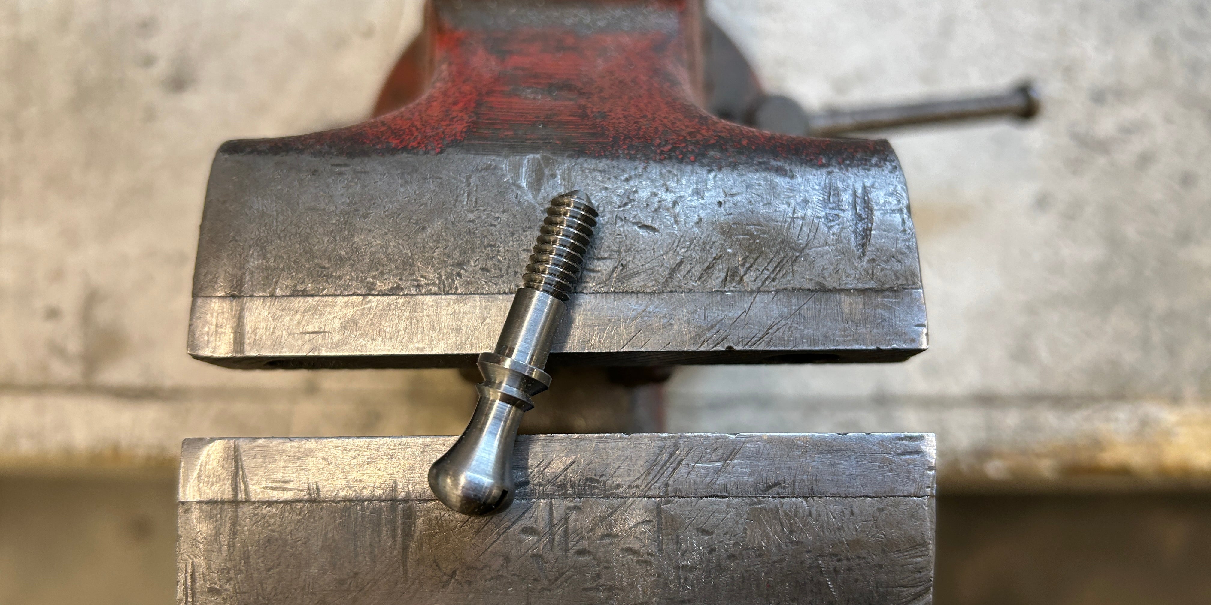 Round-Faced English Lock Screws